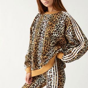 NWT ADIDAS CHEETAH PRINT OVERSIZED SWEATSHIRT SIZE MEDIUM
